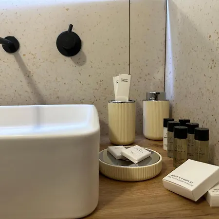 Scandinavian Al Apartament *